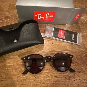 Brand NEW Ray-Ban